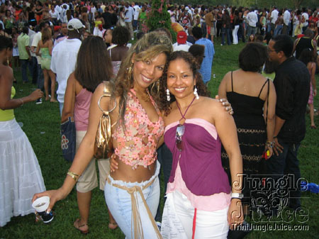 beach_house_carnival_2006-024