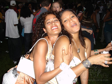 beach_house_carnival_2006-211