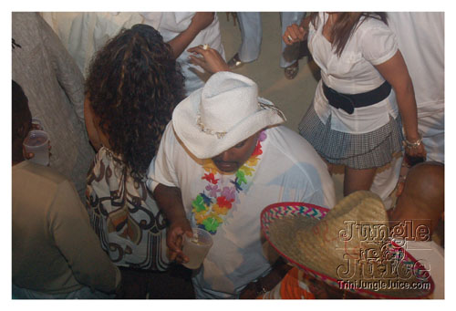 xclusv_creamsicle_2007-127