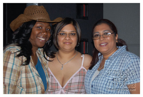 gyal_farm_08-125