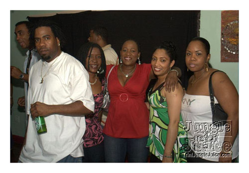 round_up_may10-047