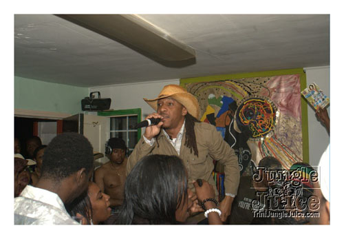 round_up_may10-097