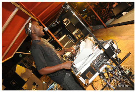 cayman_carnival_may09_pt2-257