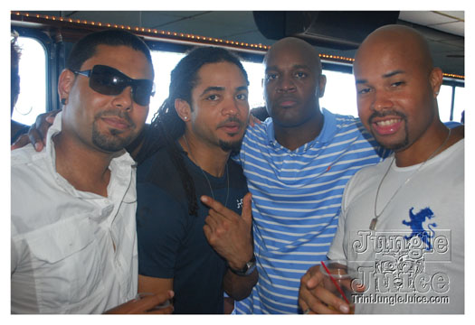 basic_madness_boatride_july-137