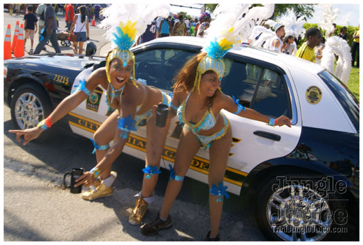 miami_cval_parade_2010_pt3-120