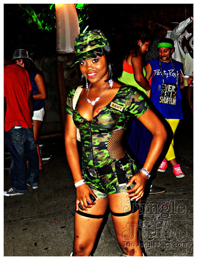 halloween_mania_bananas_oct29-113